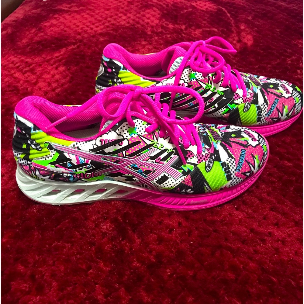 Comic graphic workout shoes